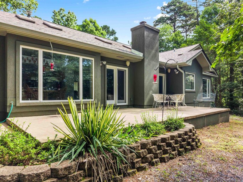 Updated and filled with light! One-level home on a private - photo 39