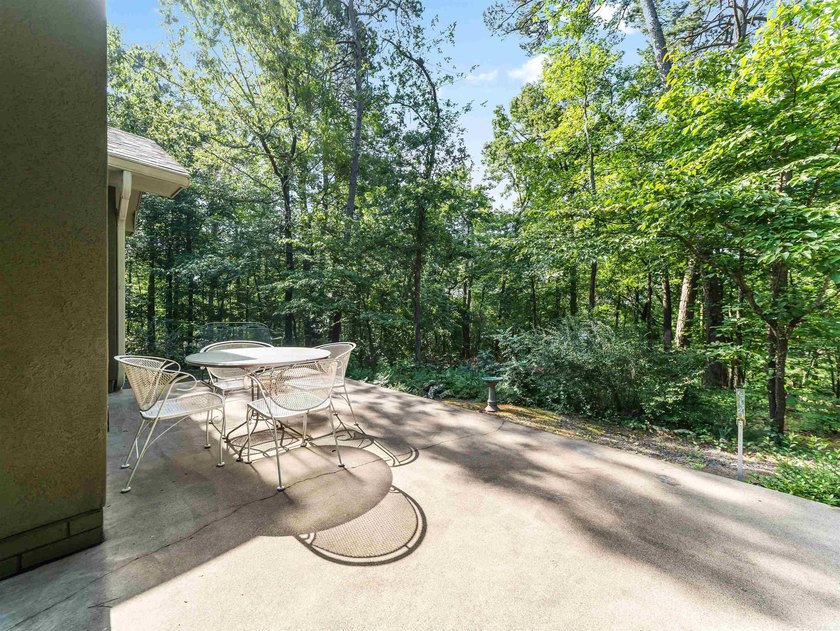 Updated and filled with light! One-level home on a private - photo 41