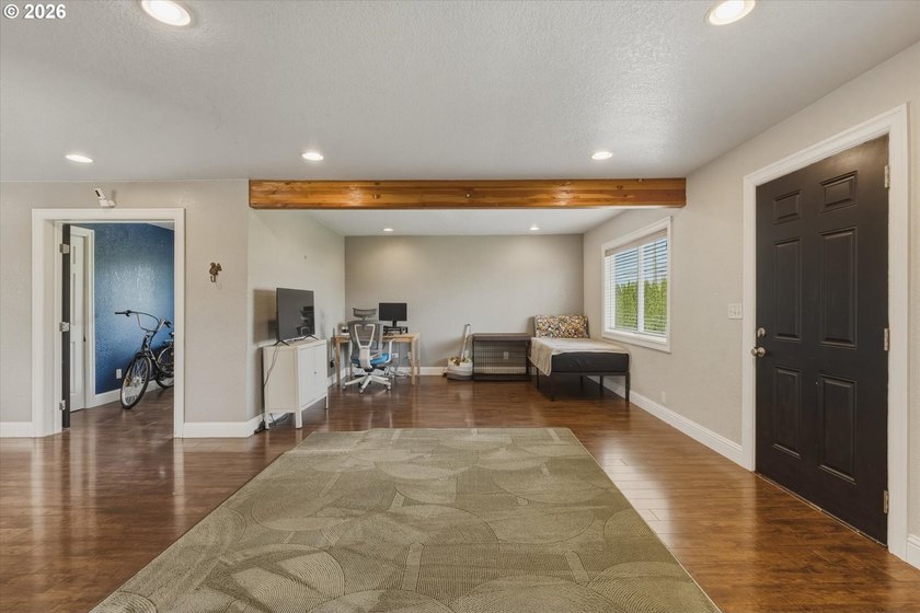 MOTIVATED SELLER - Wonderful 4 bedroom 2 full bathroom updated - photo 4