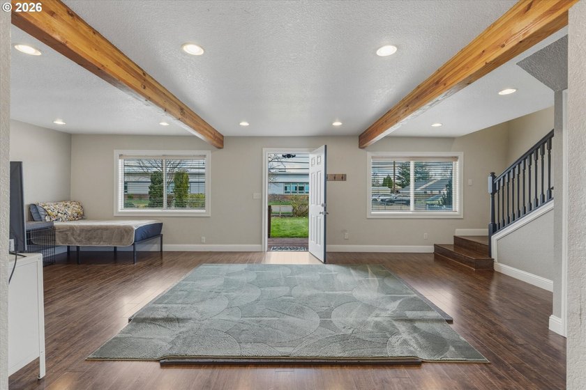 MOTIVATED SELLER - Wonderful 4 bedroom 2 full bathroom updated - photo 8