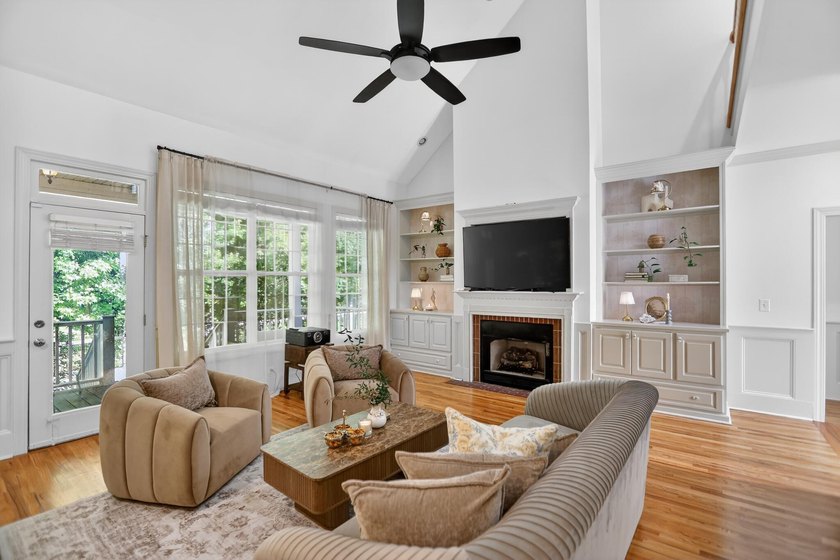 Welcome home to this newly updated, all-brick designer residence - photo 11