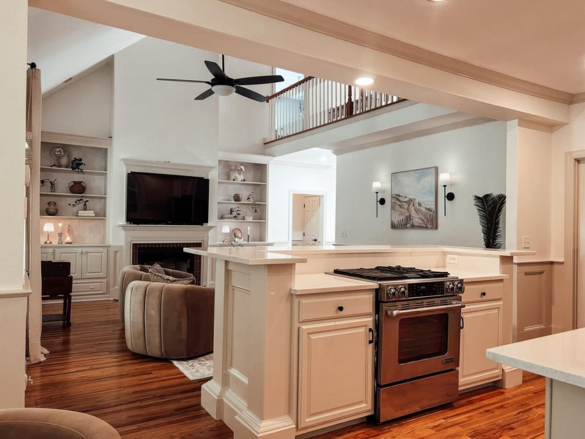 Welcome home to this newly updated, all-brick designer residence - photo 19