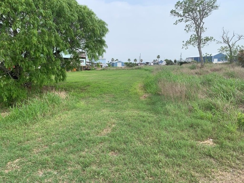 This is a 0.45 of an acre which is almost have an acre. It has 3 - photo 7