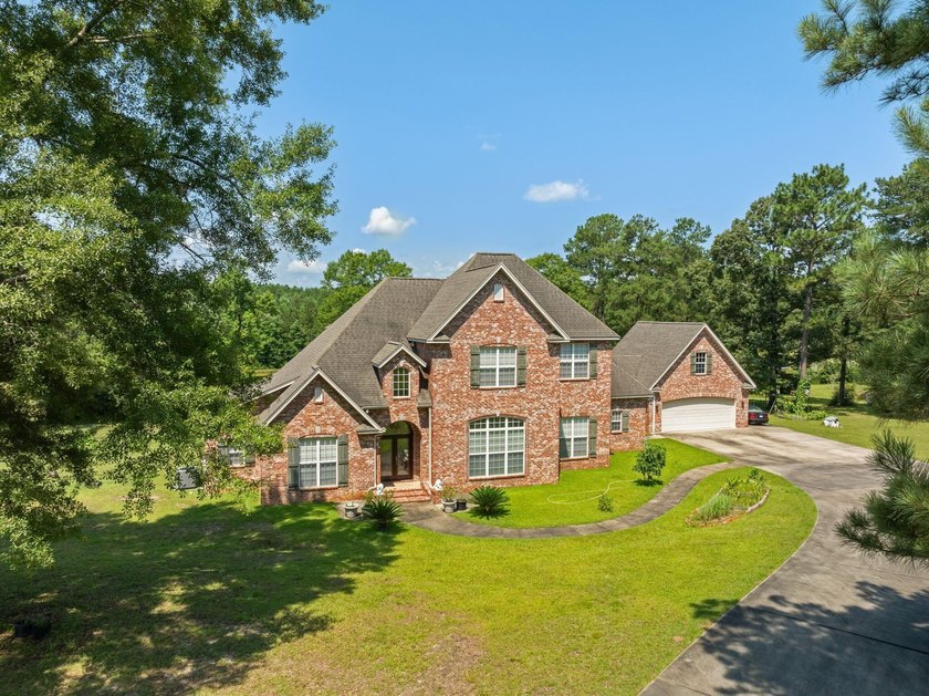 Magnificent Country Estate on 13 Acres with a Pond...Experience - photo 2