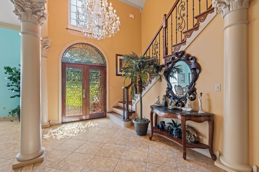 Magnificent Country Estate on 13 Acres with a Pond...Experience - photo 5