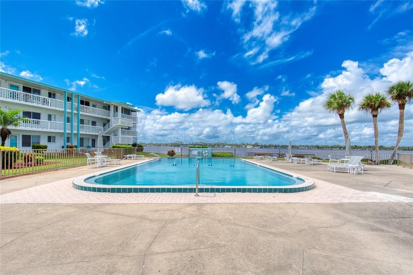 Updated move-in ready, this beautiful condo on the Ormond Beach - photo 25