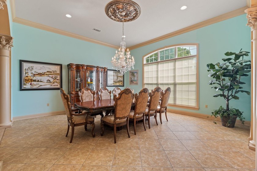 Magnificent Country Estate on 13 Acres with a Pond...Experience - photo 7