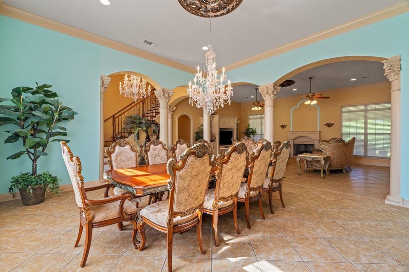 Magnificent Country Estate on 13 Acres with a Pond...Experience - photo 8