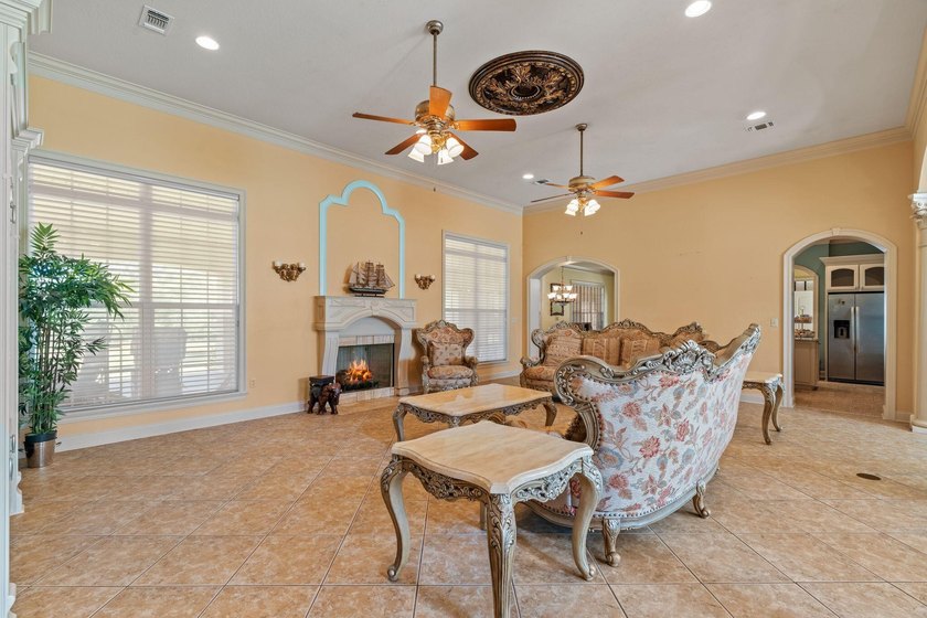 Magnificent Country Estate on 13 Acres with a Pond...Experience - photo 9