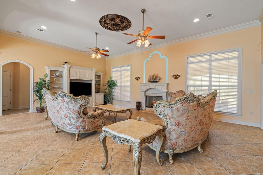 Magnificent Country Estate on 13 Acres with a Pond...Experience - photo 10