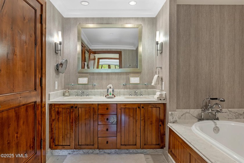 This is a 3 bedroom residence at the Bachelor Gulch with a large - photo 30