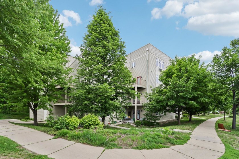 Price Reduced! Midtown Commons Neighborhood! Discover perfect - photo 34