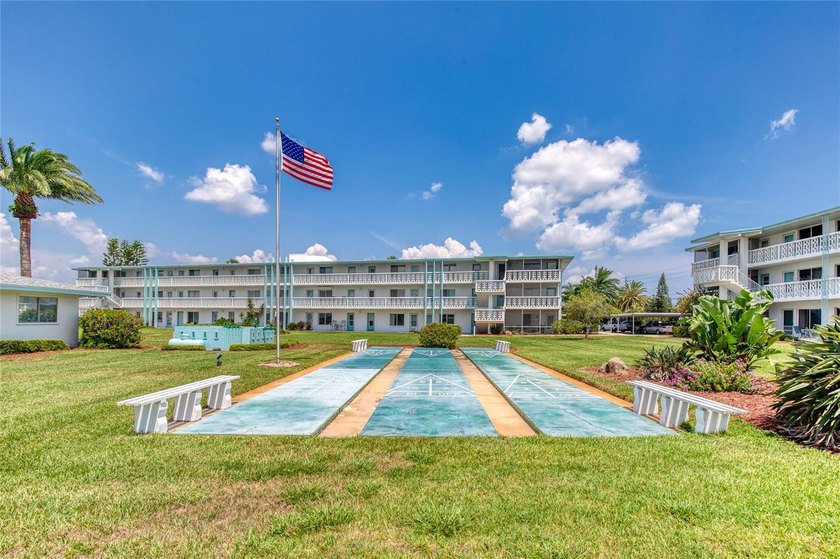Updated move-in ready, this beautiful condo on the Ormond Beach - photo 35