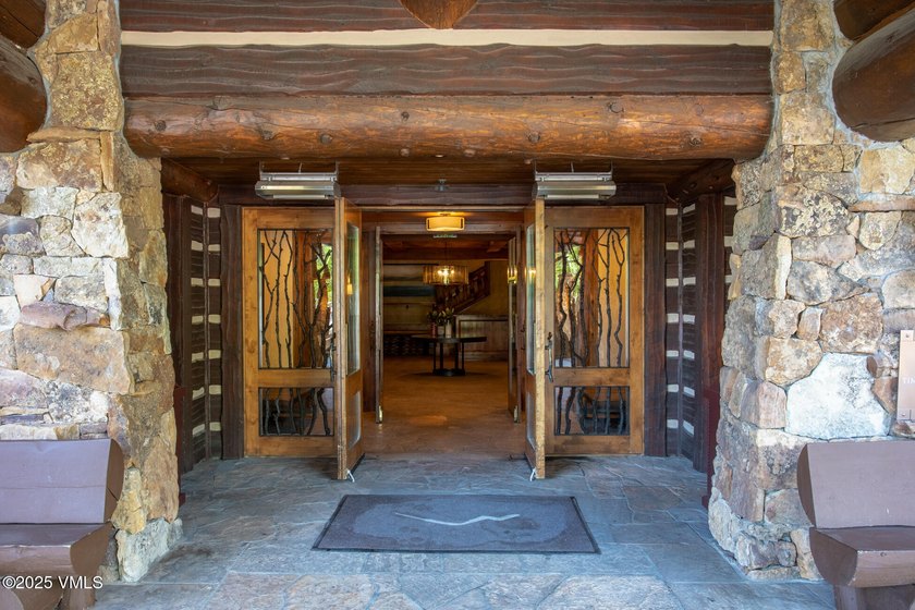 This is a 3 bedroom residence at the Bachelor Gulch with a large - photo 41