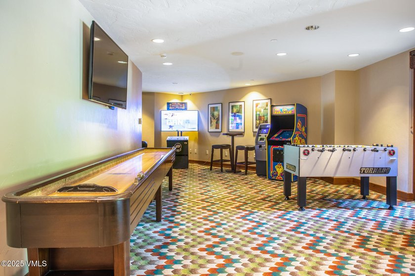 This is a 3 bedroom residence at the Bachelor Gulch with a large - photo 46