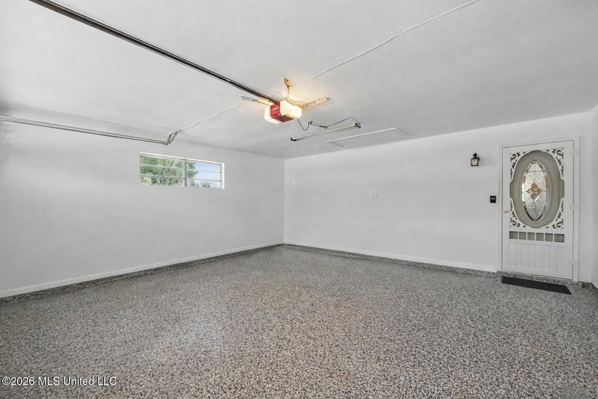 Move in ready, meticulously kept home located just minutes from - photo 22