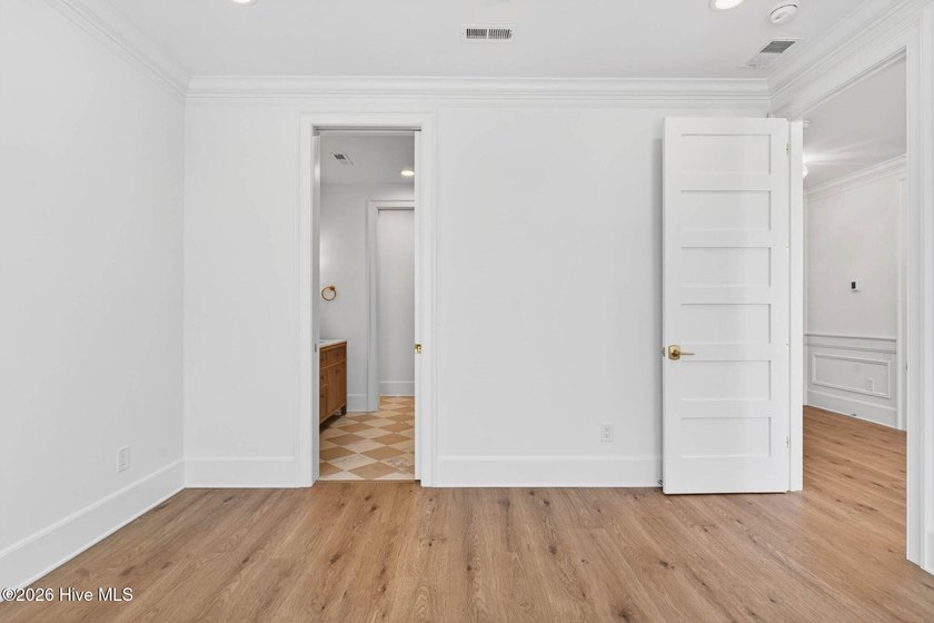 THIS IS WHAT YOU HAVE BEEN WAITING FOR!!!!! Located in the heart - photo 23