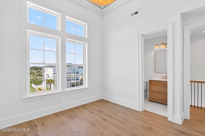 THIS IS WHAT YOU HAVE BEEN WAITING FOR!!!!! Located in the heart - photo 35