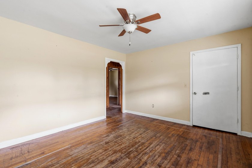 Looking for a manageable renovation project in a high-demand - photo 11