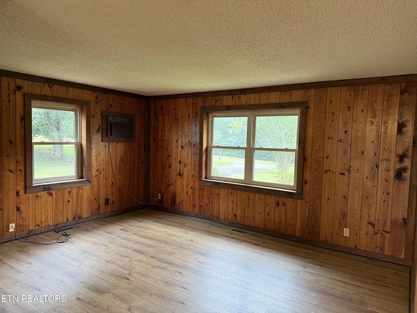 Wonderful lake views welcome you to this charming home situated - photo 5