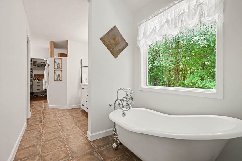 Just a perfect country home set on almost 10 acres, with a 20x40 - photo 16