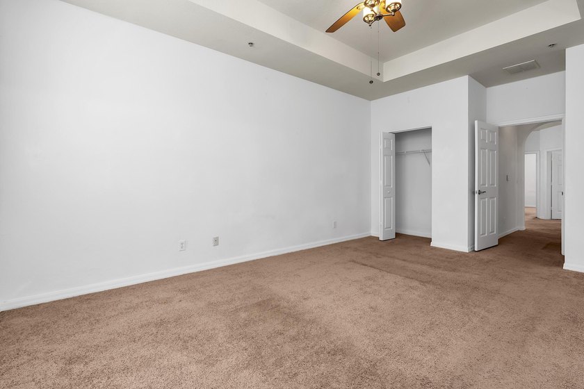 This beautifully maintained 3-bedroom, 2-bathroom end-unit - photo 34