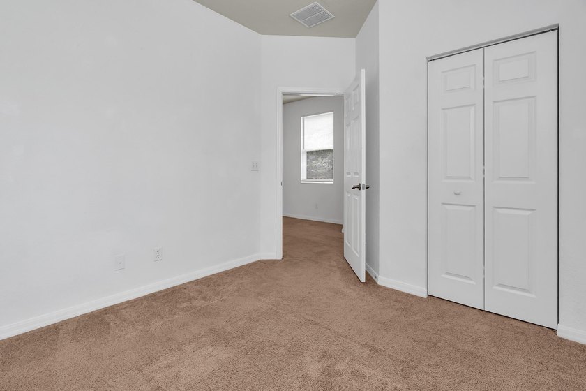 This beautifully maintained 3-bedroom, 2-bathroom end-unit - photo 41