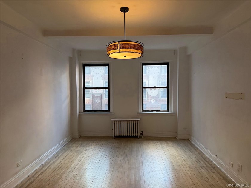Experience the timeless elegance of Manhattan's pre-war - photo 5