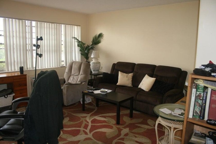 Welcome to this charming 55+ one-bedroom, one-bathroom - photo 3