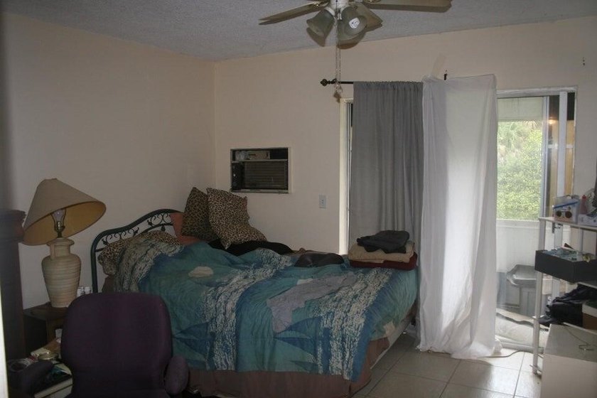 Welcome to this charming 55+ one-bedroom, one-bathroom - photo 4
