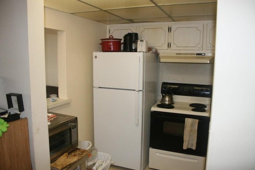 Welcome to this charming 55+ one-bedroom, one-bathroom - photo 6