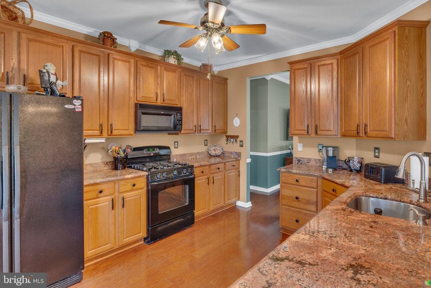 OFFER ACCEPTED-NO SHOWINGS -Welcome to this Stunning Pond-View - photo 18