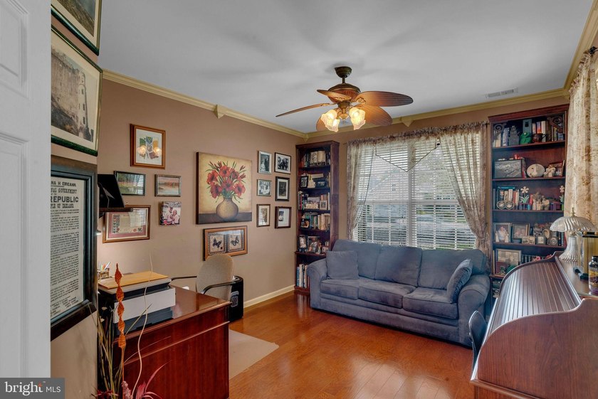 OFFER ACCEPTED-NO SHOWINGS -Welcome to this Stunning Pond-View - photo 26