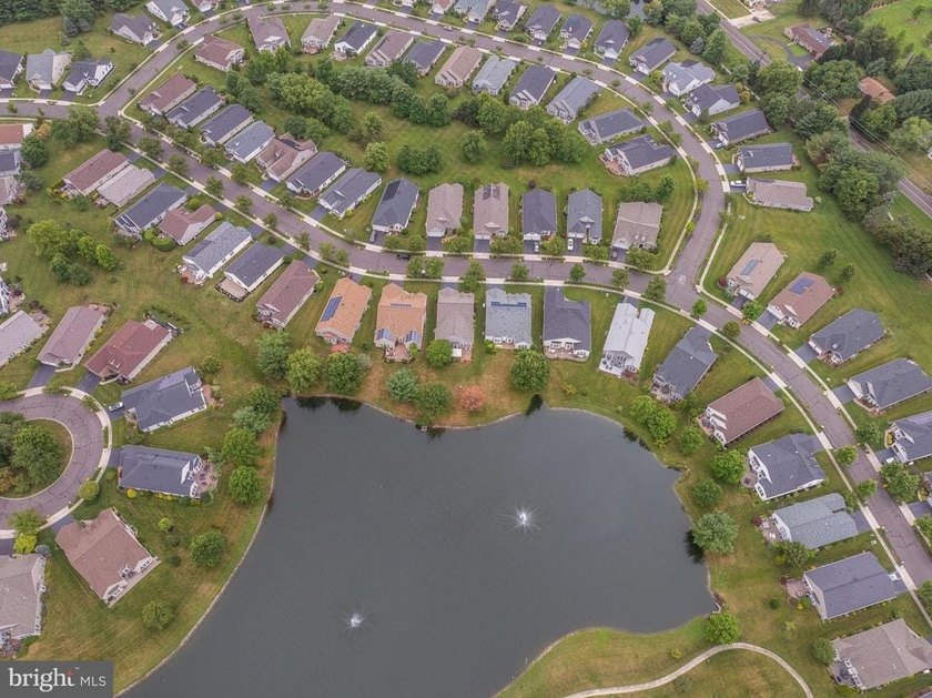 Welcome to this Stunning Pond-View Captiva model located in the - photo 37