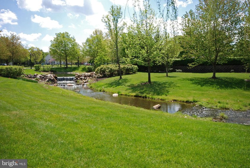 OFFER ACCEPTED-NO SHOWINGS -Welcome to this Stunning Pond-View - photo 48