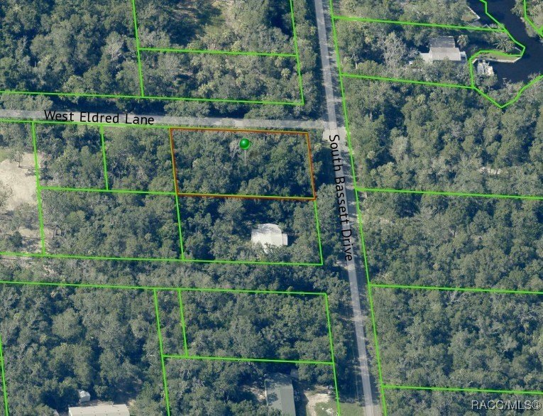 Discover the perfect blend of space, location, and Old Florida - photo 2