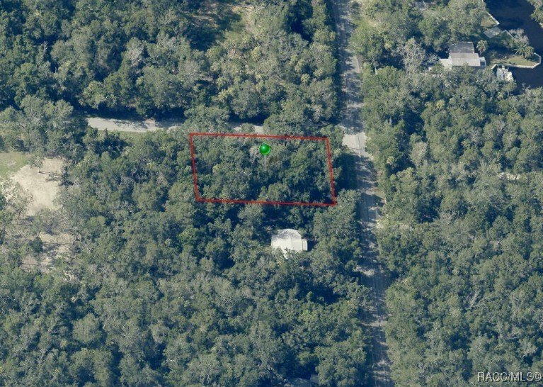 Discover the perfect blend of space, location, and Old Florida - photo 3