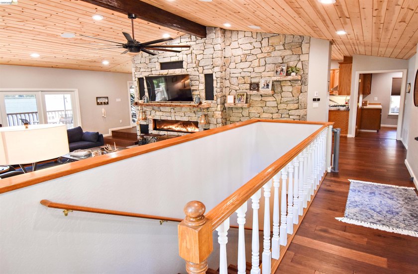 LAKEFRONT LIVING, WITH SWEEPING, PANORAMIC LAKE &amp; MOUNTAIN - photo 11