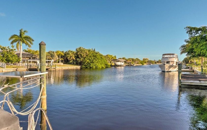 Unique Waterfront Vacant Lot to Build your Dream Home, in a - photo 11