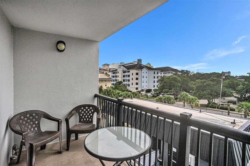 Welcome to Holiday Tower! This 2 bedroom, 2 bath condo would - photo 25