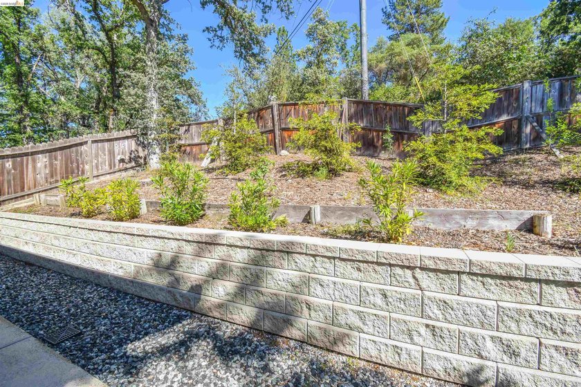 LAKEFRONT LIVING, WITH SWEEPING, PANORAMIC LAKE &amp; MOUNTAIN - photo 37