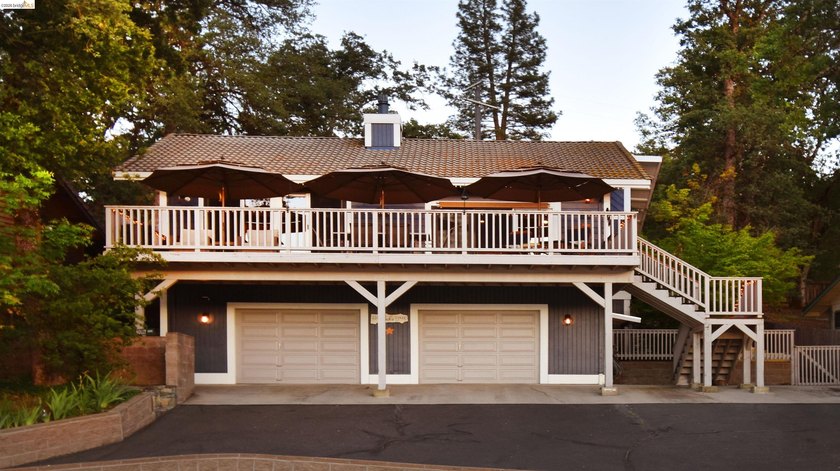 LAKEFRONT LIVING, WITH SWEEPING, PANORAMIC LAKE &amp; MOUNTAIN - photo 48