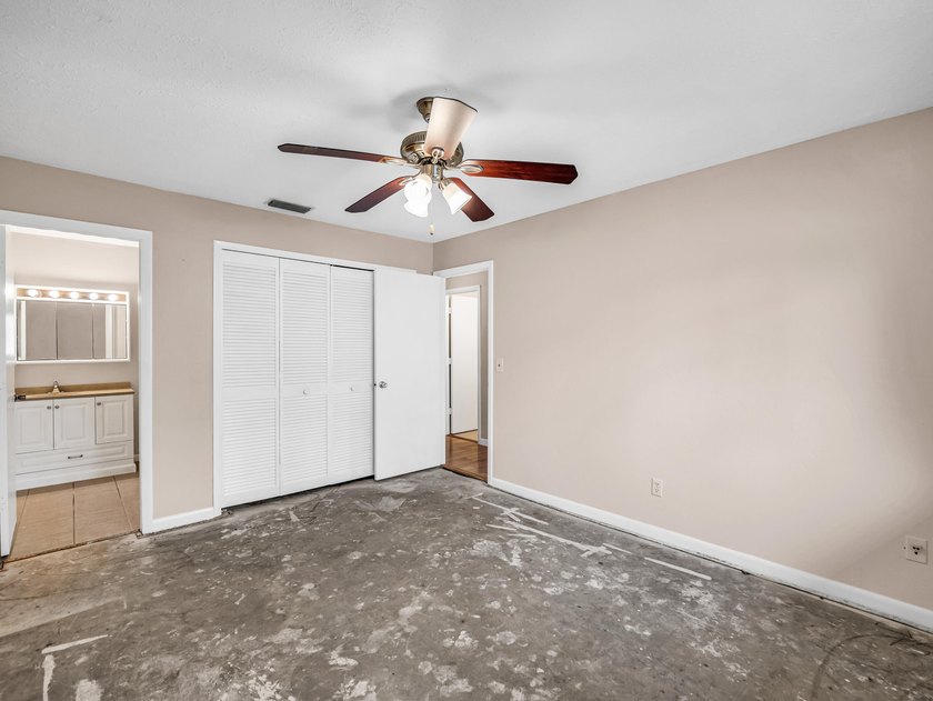 Welcome to this charming corner unit in the Kingsdown community - photo 14