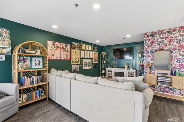 Whimsical charm meets sophisticated city living in this stunning - photo 8