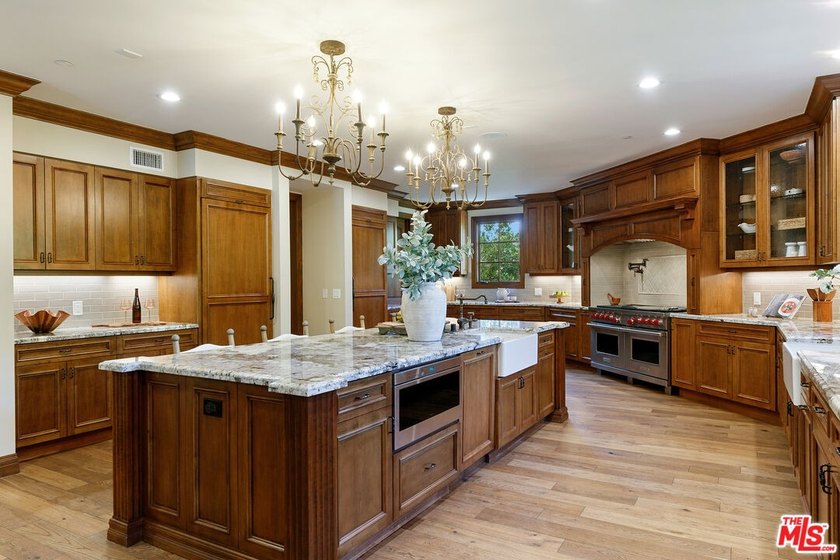 Welcome to Villa Oeste. Beyond private gates on nearly two acres - photo 13
