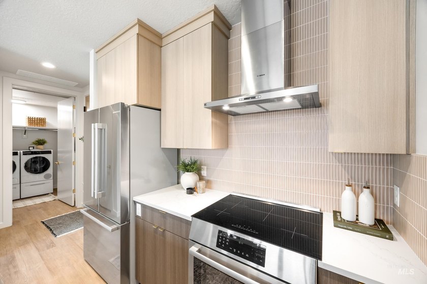 Open Weds &amp; Sat 12-2! Residence 210 at The Murray - Discover - photo 13