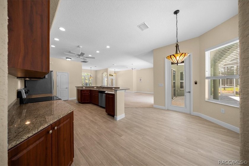 Perfectly positioned in the highly desirable Oak Village section - photo 14