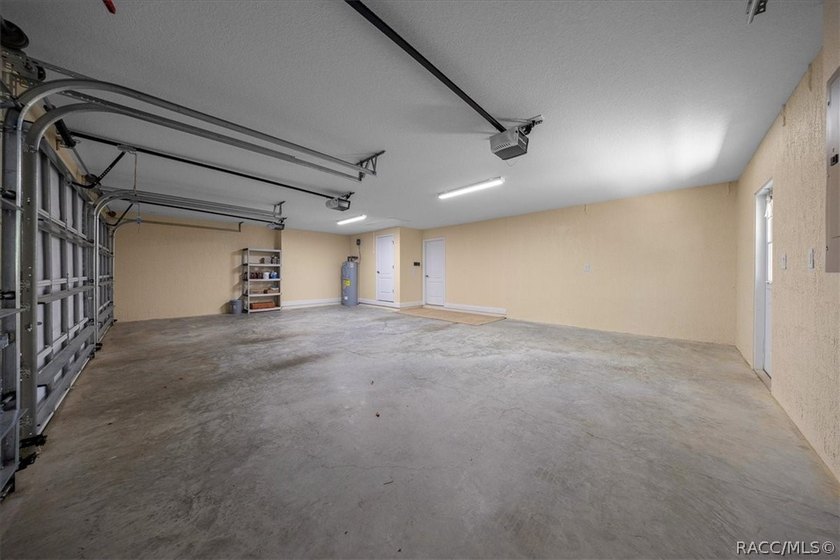 Perfectly positioned in the highly desirable Oak Village section - photo 28