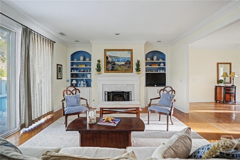 Wonderfully maintained 4-bedroom, 4.5 bath home on quiet - photo 5