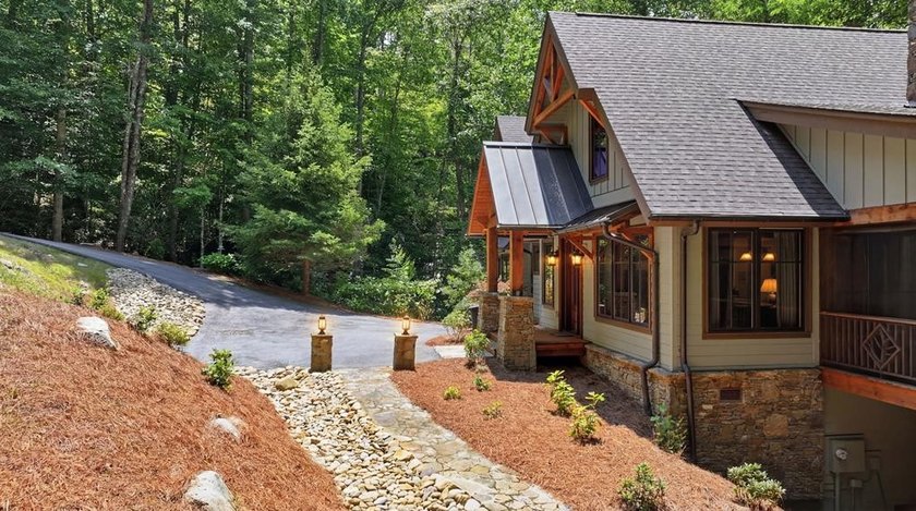 A classic mountain sanctuary nestled within the exclusive Bear - photo 8